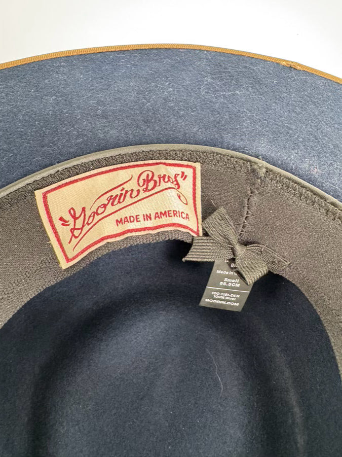 GOORIN BROS Unisex Size Small Navy Suede Fedora