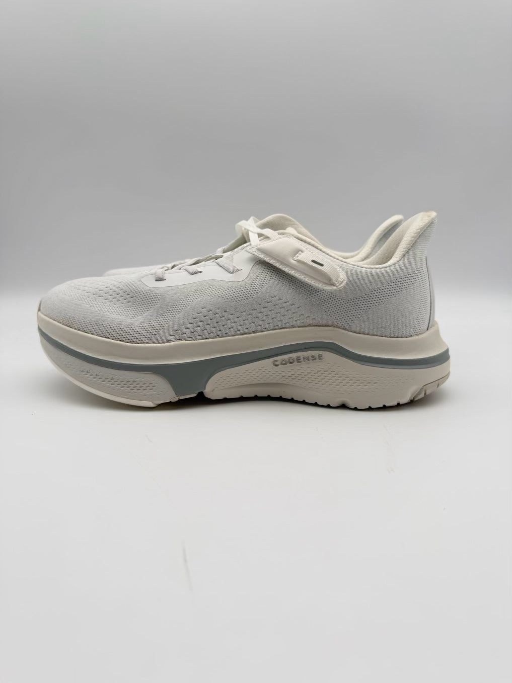 CADENSE Size MENS 12 White Sneakers