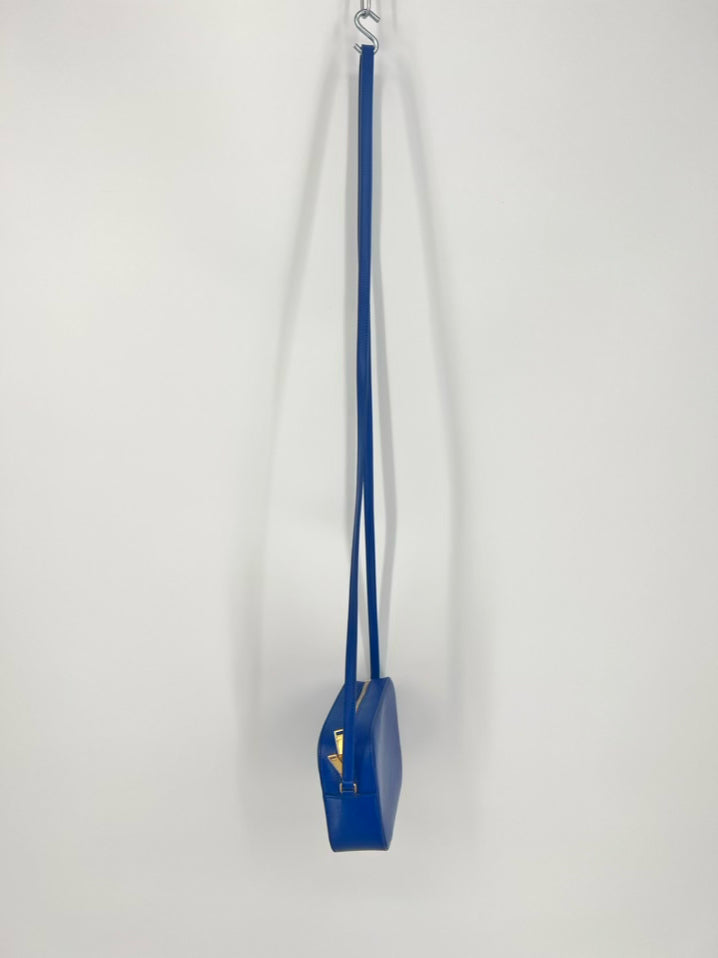 SAINT LAURENT Cobalt Leather Grain De Poudre Classic Monogram Crossbody Bag