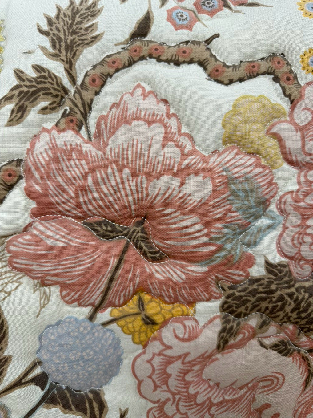 VINTAGE Cream, Shrimp & Tan Floral Quilted Love Seat