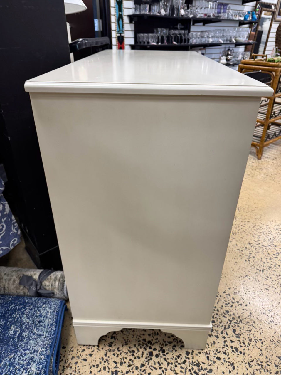 White Wood 3-Drawer Chest