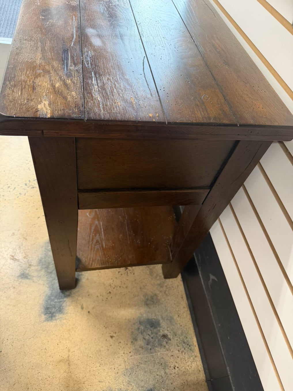 BROYHILL Dark Wood Attic Heirlooms End Table  w/ Drawer