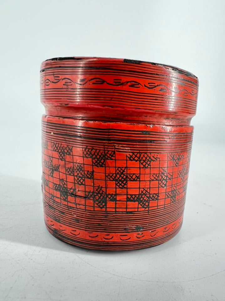 Red Lacquer Betel Trinket Box