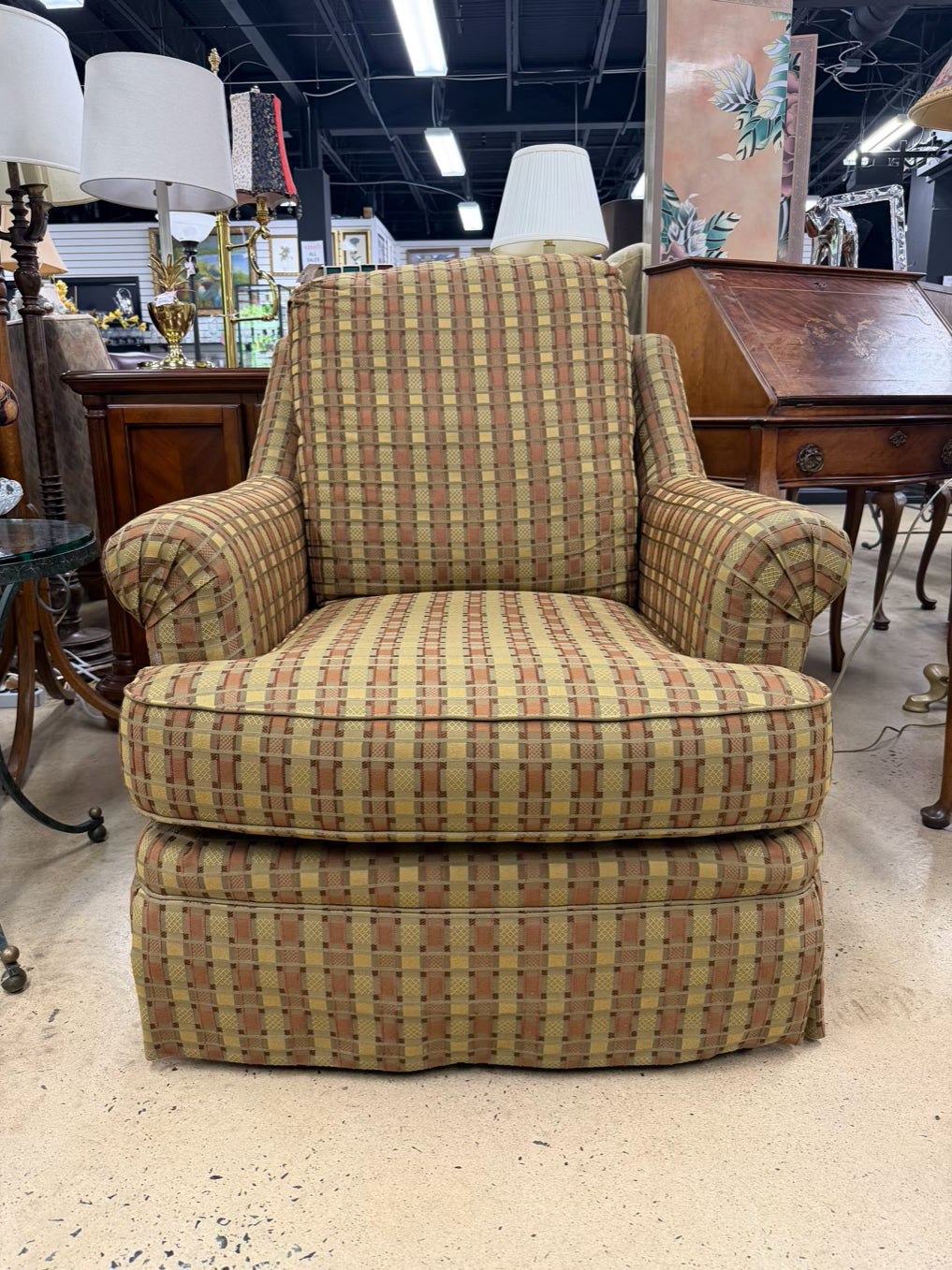 FAIRFIELD Brown, Tan & Gold Swivel Club Chair