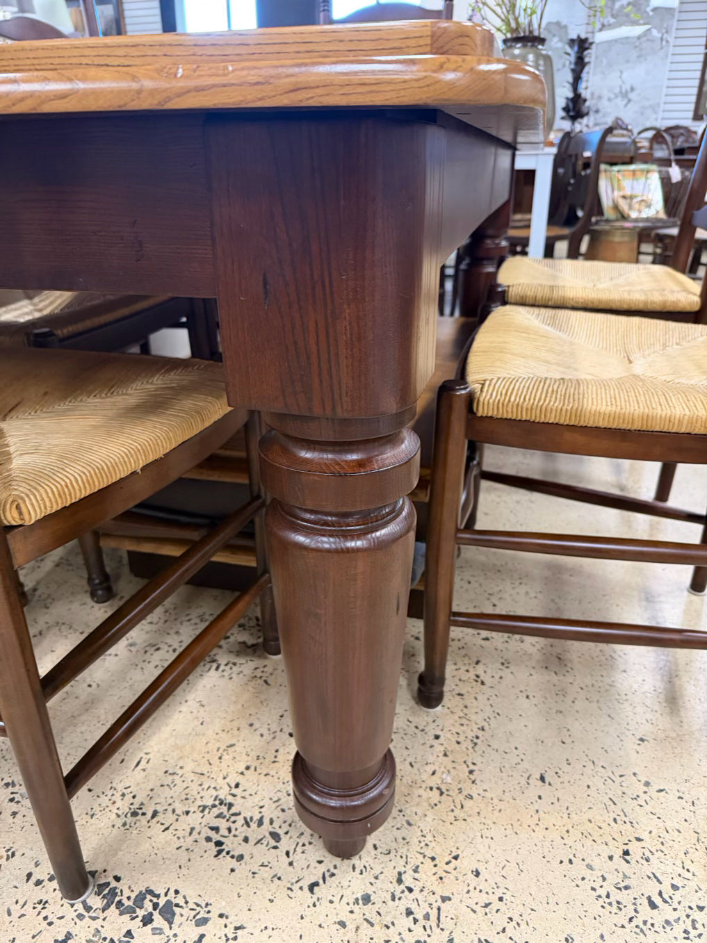 WILLIAMS SONOMA  Light & Dark Wood Farm House Dinning Table & 6 Ladder Back Chairs w/ Leaves