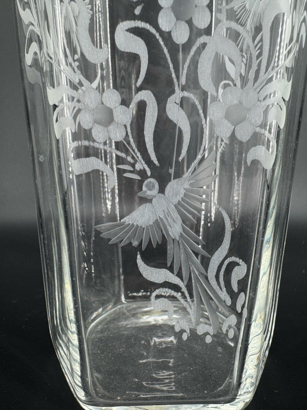 GIOVANNI Crystal Etched Birds Vase
