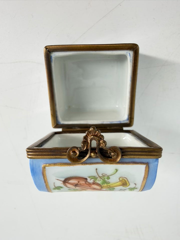 LIMOGES Violin Trunk Style Box w/ 3 Perfumes