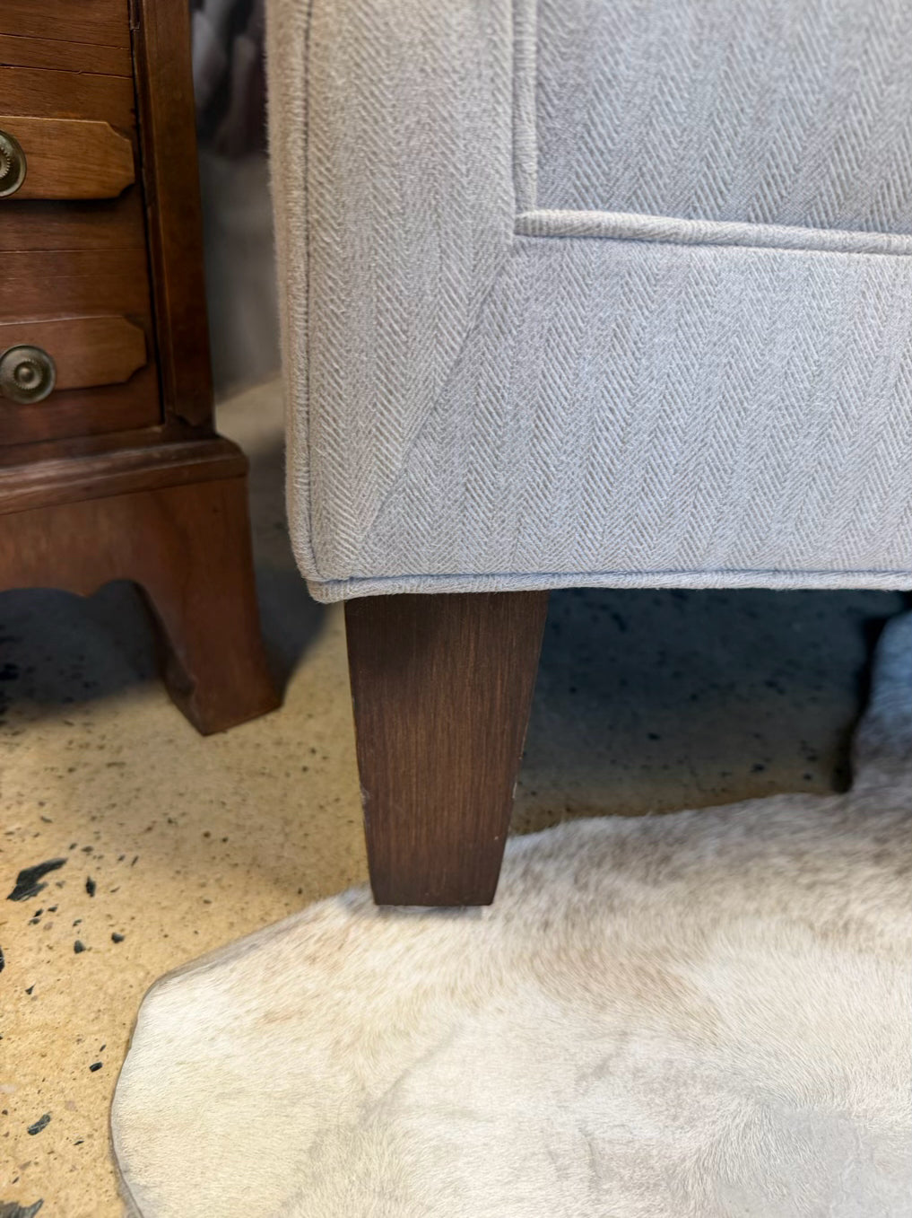 MICHAEL THOMAS Cream Sofa
