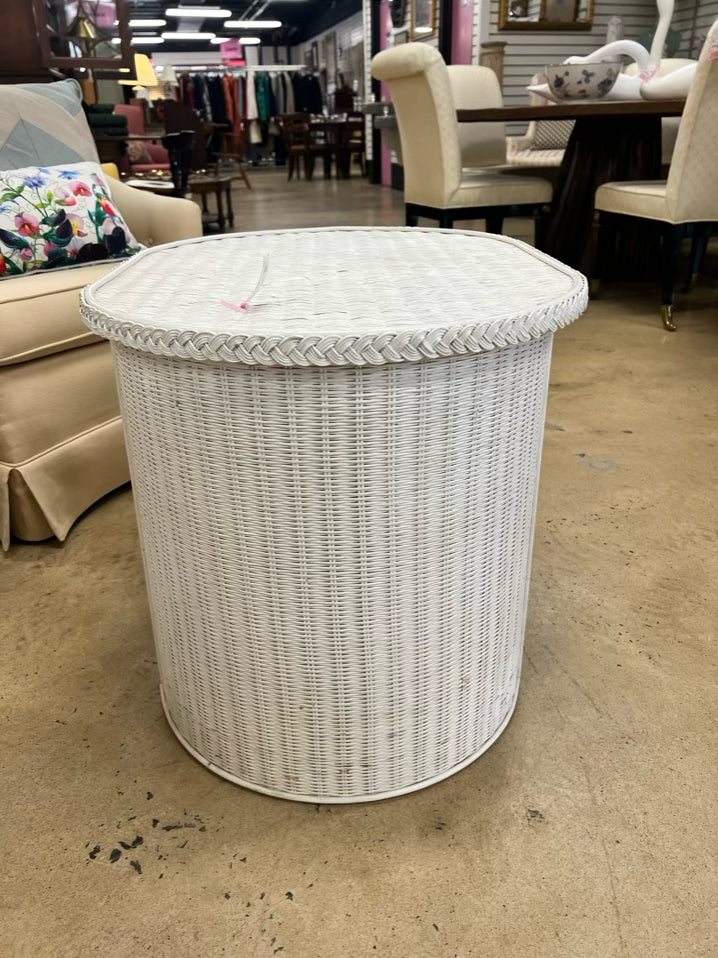 VINTAGE White Wicker Oval End Table w/ Open Shelf