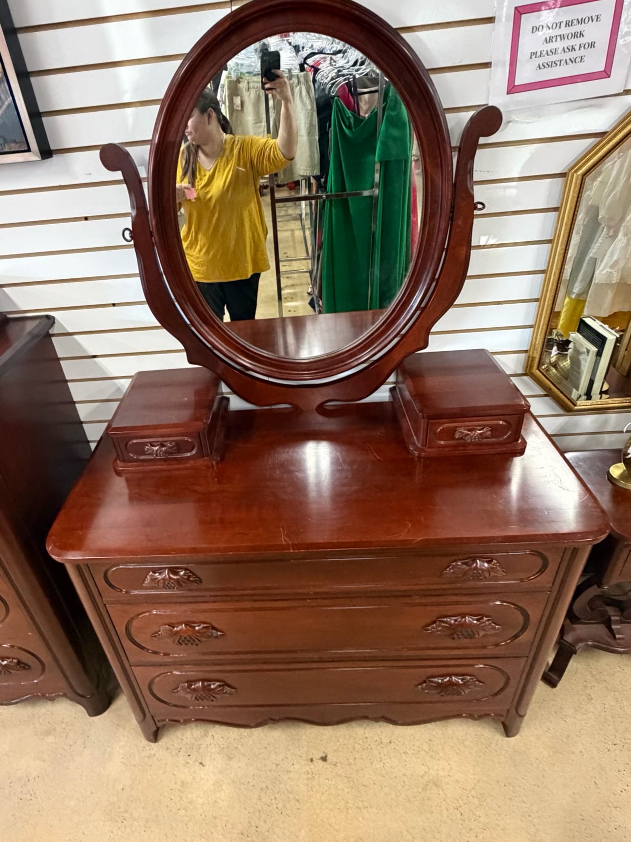 DAVIS CABINET CO Wood Victorian Dresser w/ 3 Drawers & Mirror