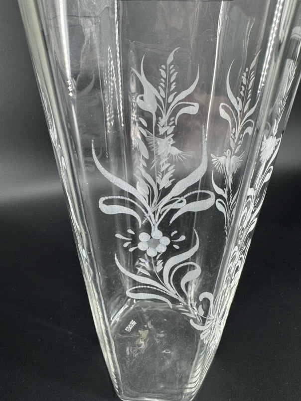 GIOVANNI Crystal Etched Birds Vase