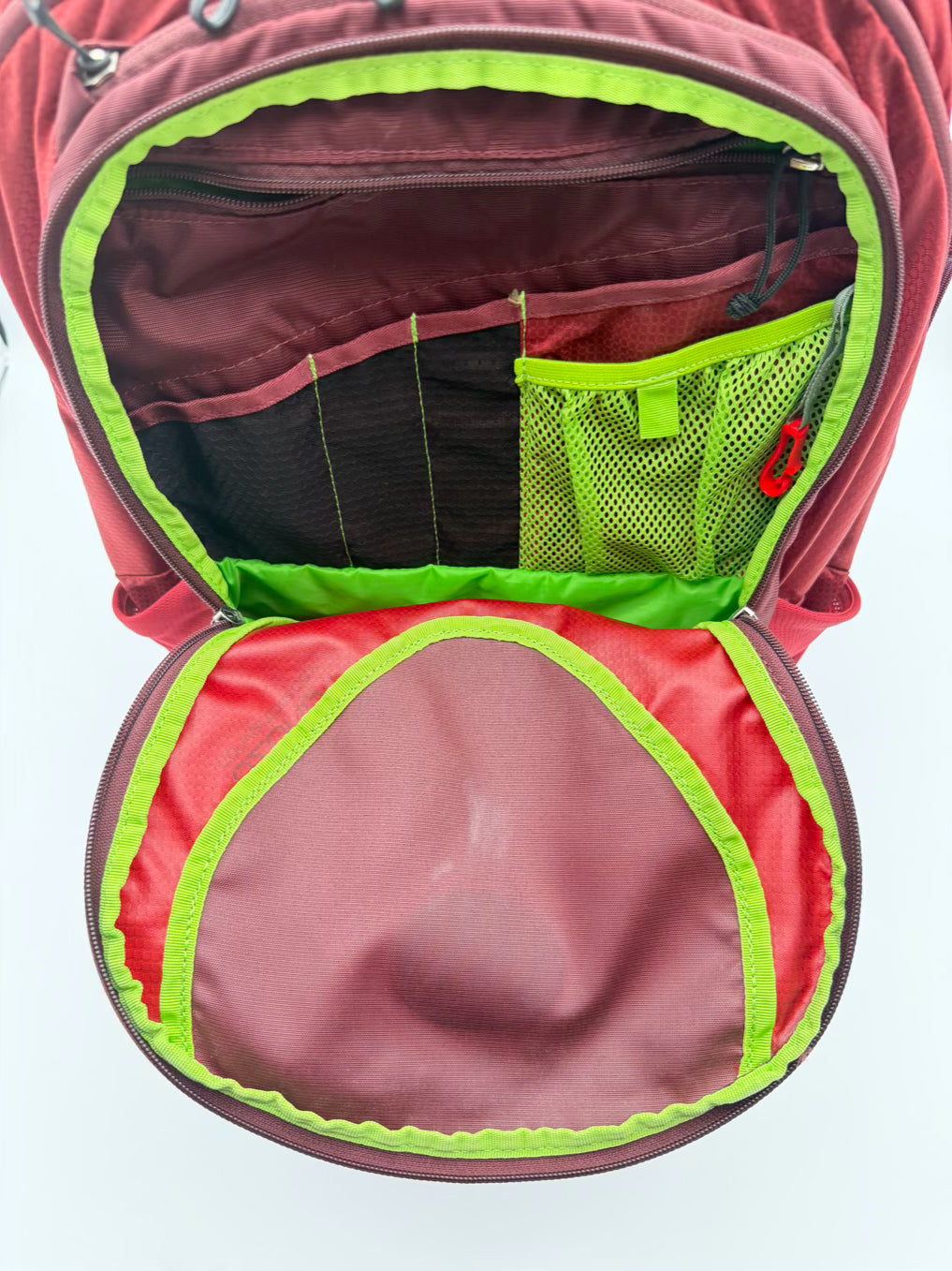 OSPREY Ozone Convertible Day Red Nylon Back Pack w/ Wheels