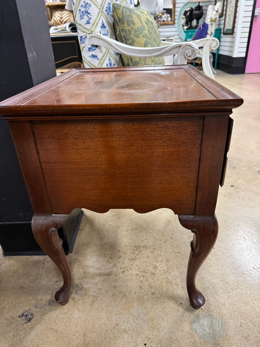 Wood Queen Anne 1-Drawer End Table