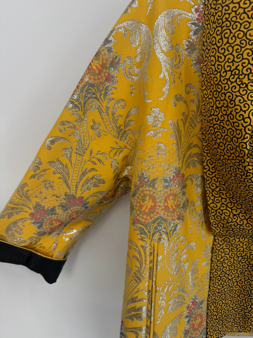 ETRO Size 44 Yellow Print Metallic Jacket w/ Belt