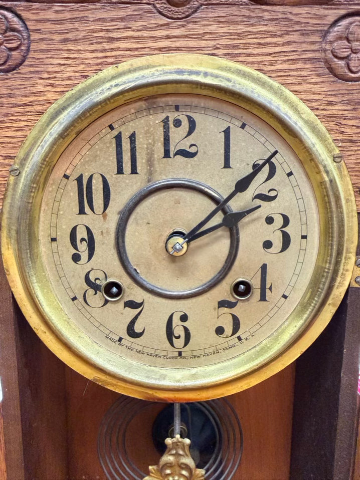 NEW HAVEN CLOCK COMPANY Medium Oak Clock