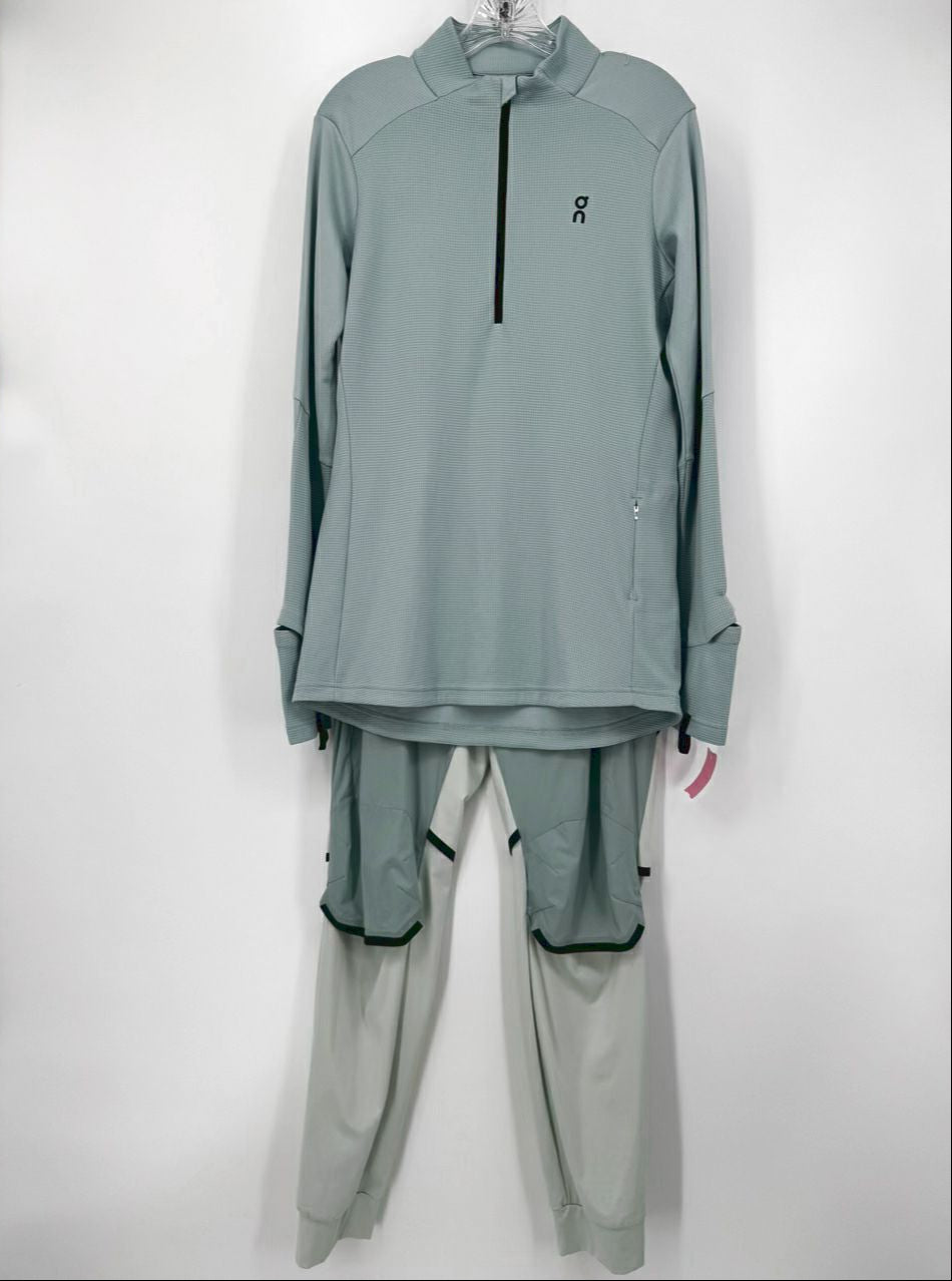 ON CLOUD Size M/L Mint 2-Piece Suit