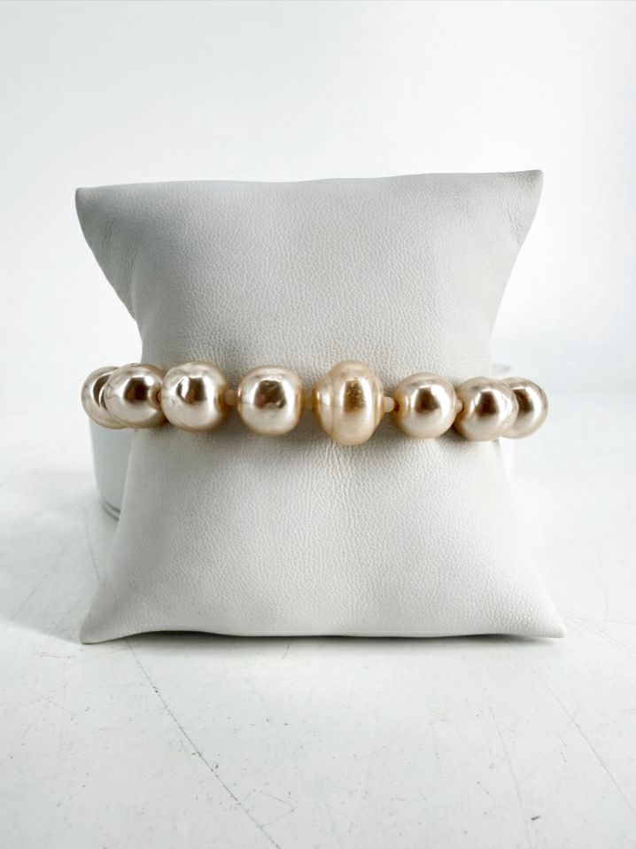 MIRIAM HASKELL Cream Baroque Pearl Bracelet