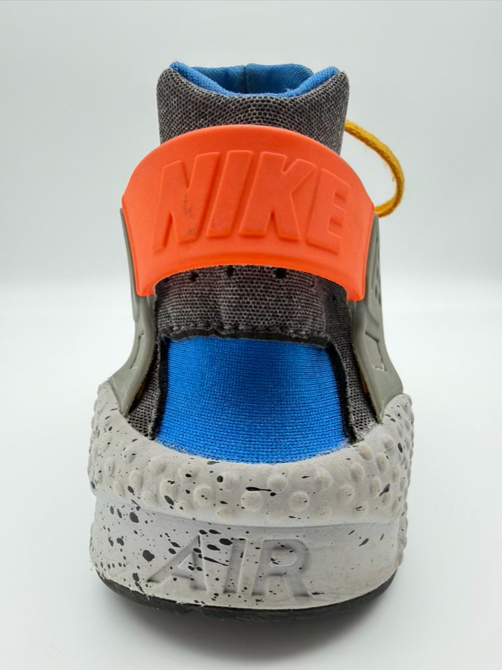 NIKE Huarache SE ACG MENS Size 10 Yellow & Blue Sneakers
