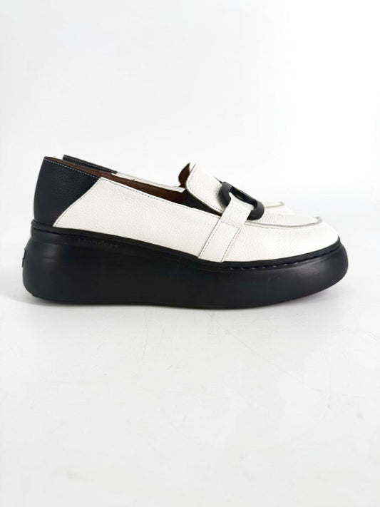 WONDERS Size 38 Black & White Loafers