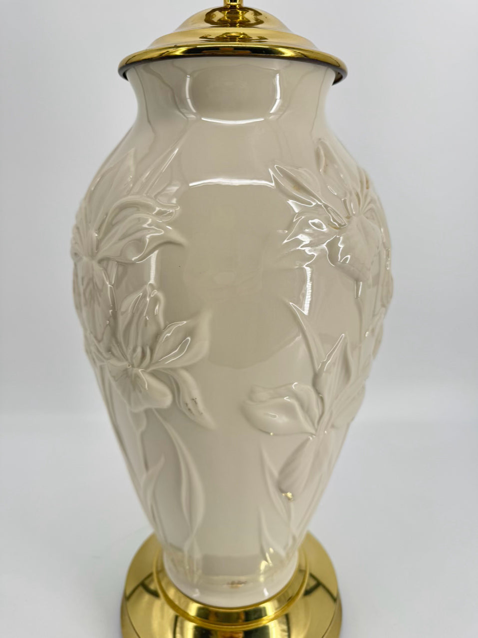 LENOX Cream Porcelain Raised Flower Design Lamp
