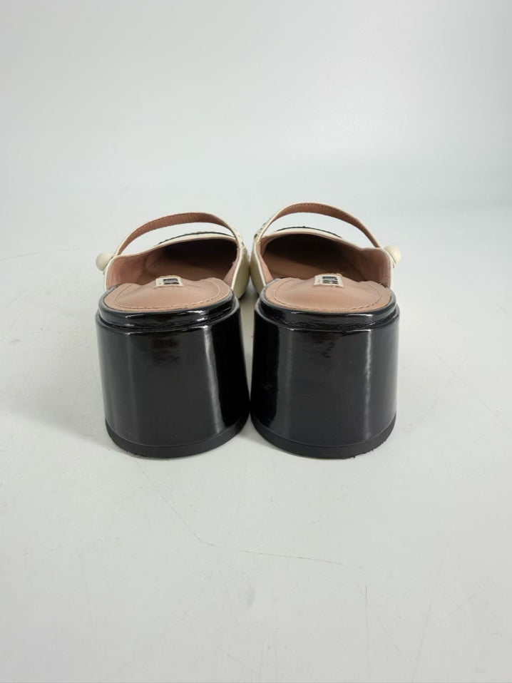 BIBI LOU Size 39 White & Black Kitten heels
