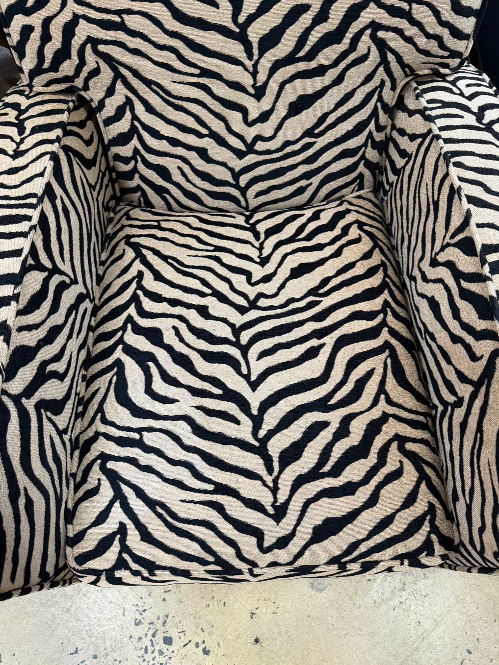 Tan & Black Animal Recliner Chair