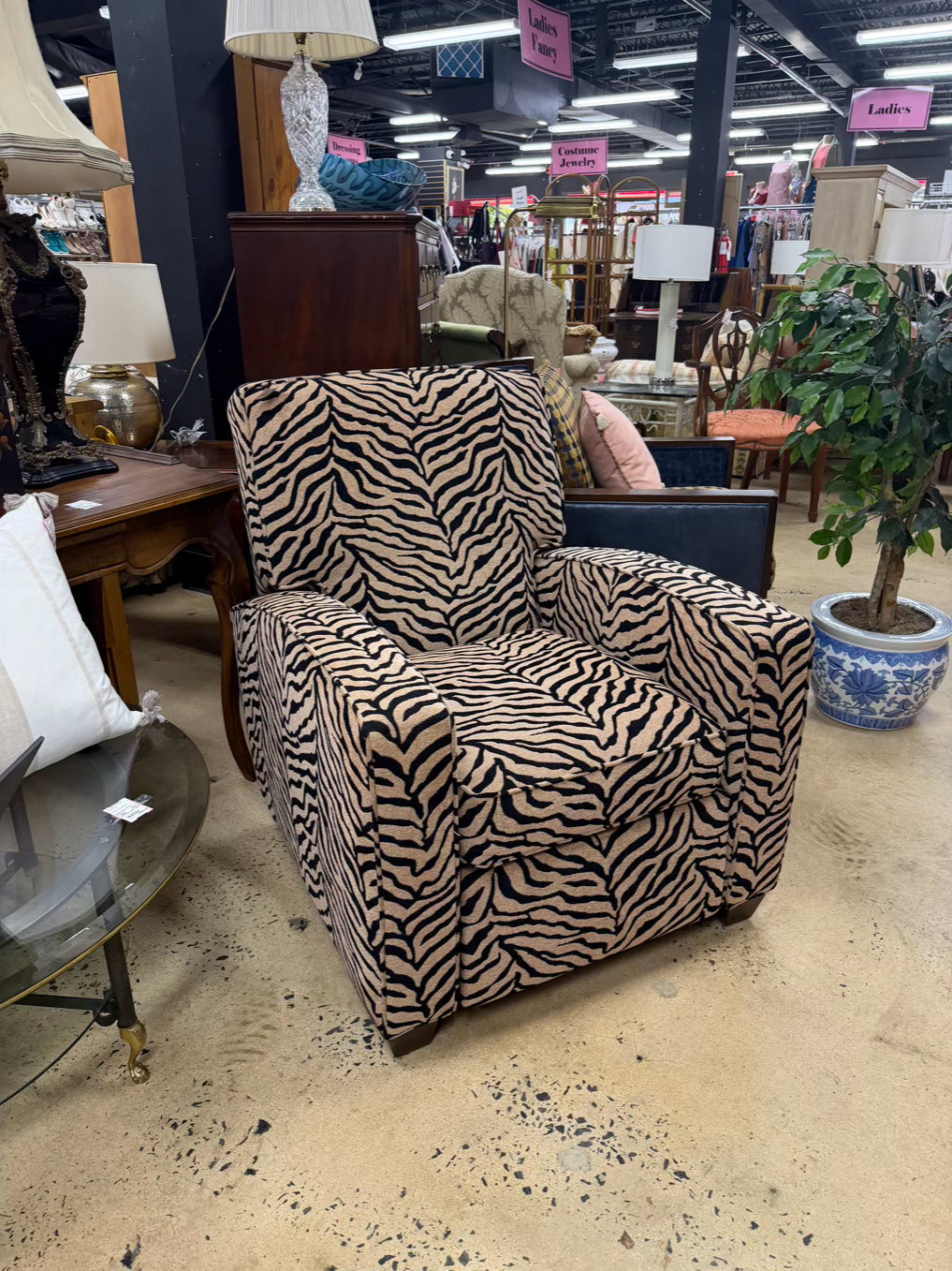 Tan & Black Animal Recliner Chair