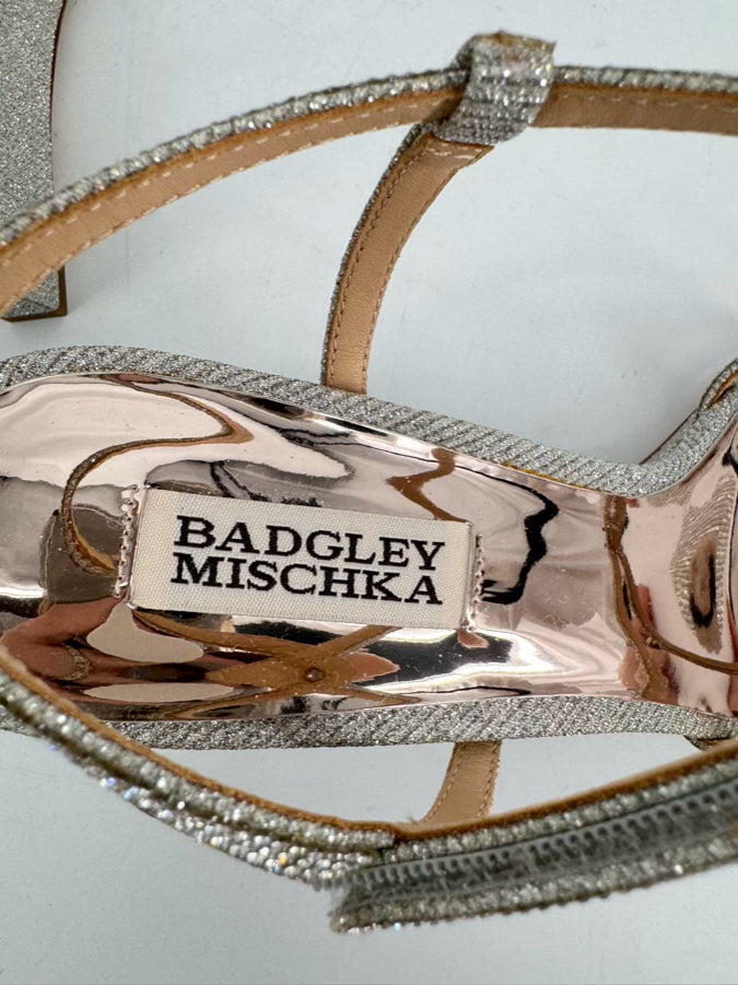 BADGLEY MISCHKA Size 8.5 Silver Leather Wedge Sandal