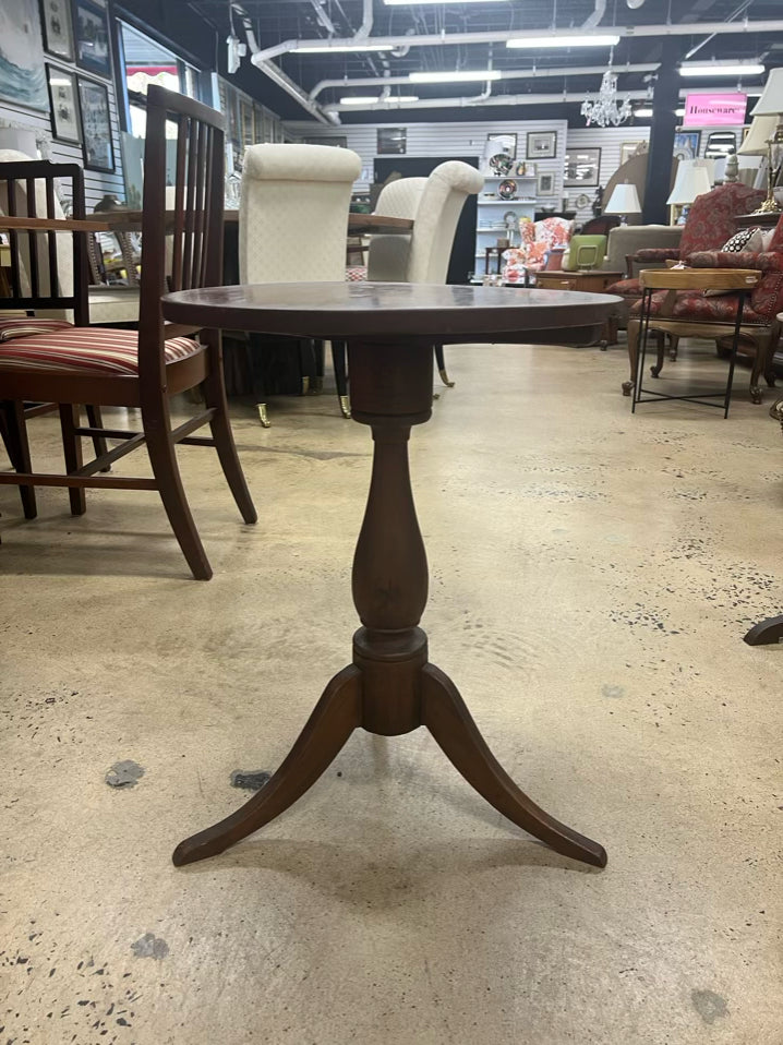 ANTIQUE Wood Round Occasional Table w/ Tripod Legs