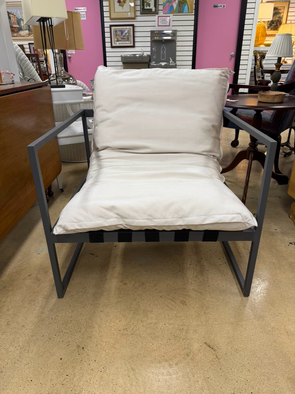 Gray Metal Lounge Outdoor Chair w/ Cream Cushion