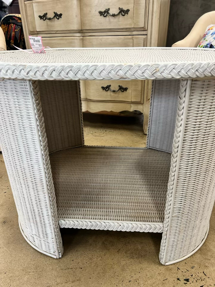 VINTAGE White Wicker Oval End Table w/ Open Shelf