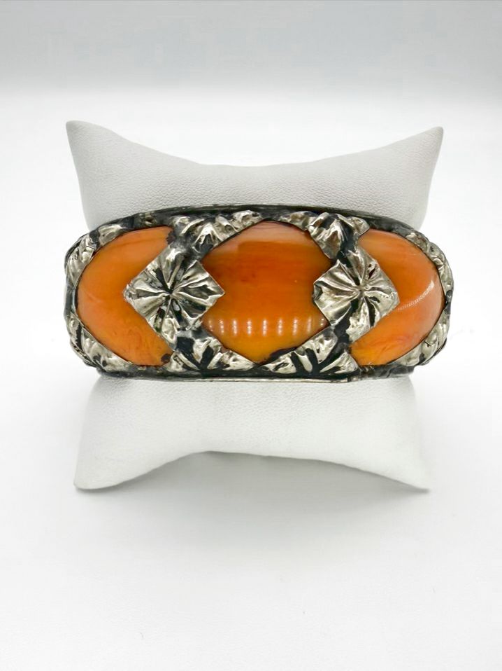 VINTAGE Butterscotch Metal Ornate Bangle