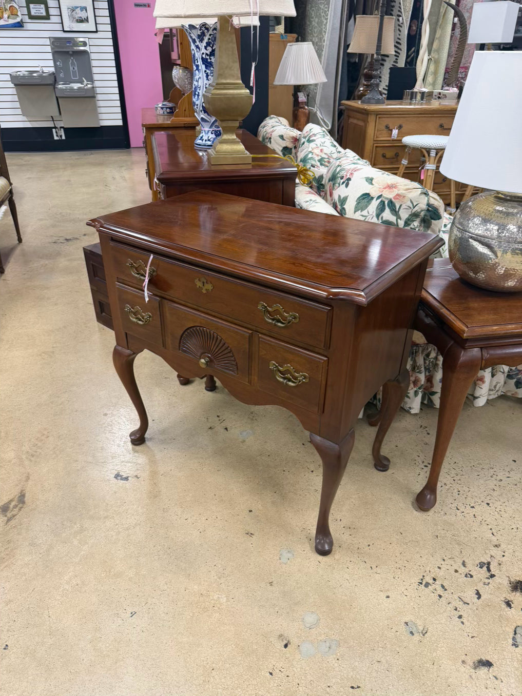 THOMASVILLE Dark Brown Mahogany Queen Ann Low Boy