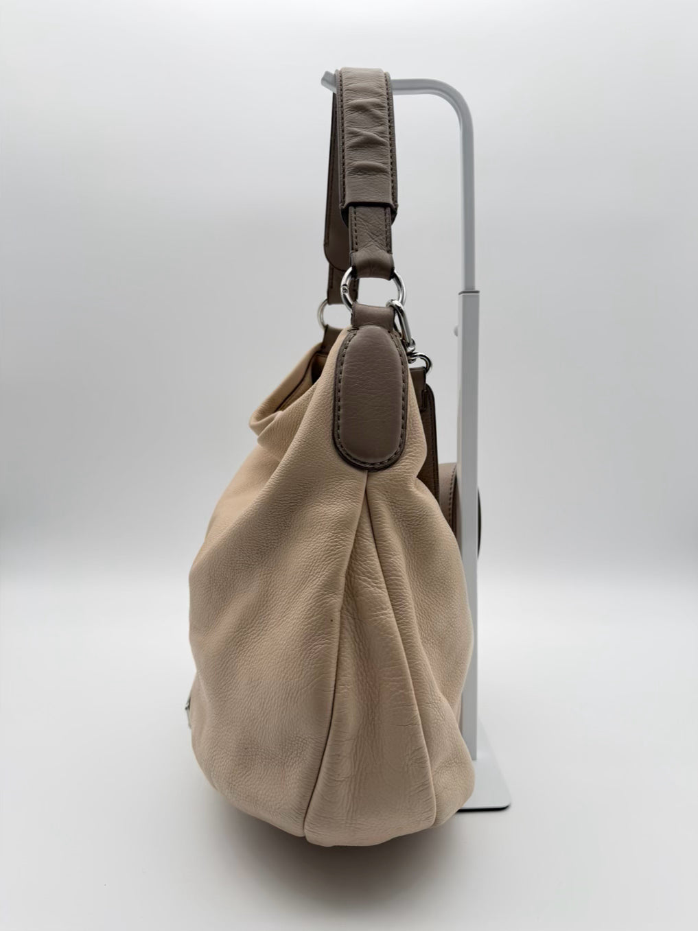 MARC BY MARC JACOBS New Q Hillier Hobo Cream Leather Purse