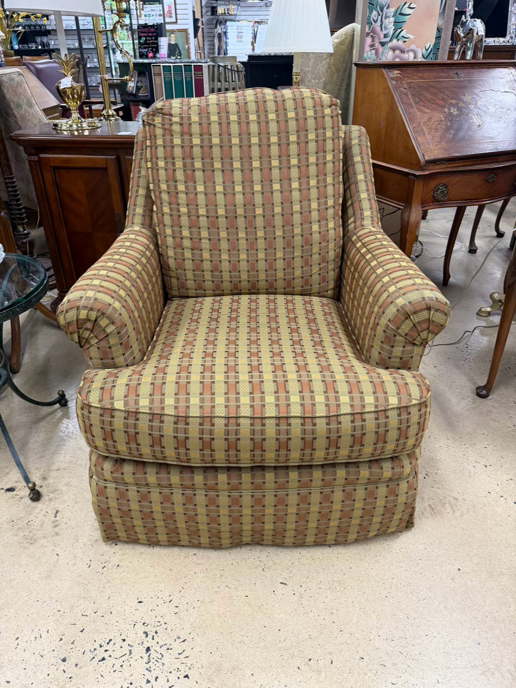 FAIRFIELD Brown, Tan & Gold Swivel Club Chair