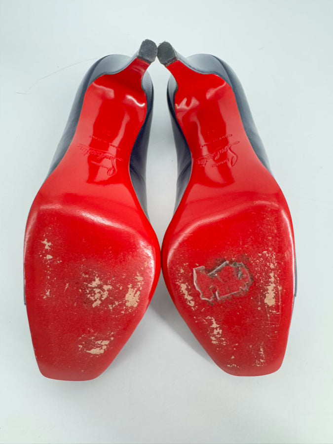 CHRISTIAN LOUBOUTIN Size 38 Navy & Red Leather Pumps