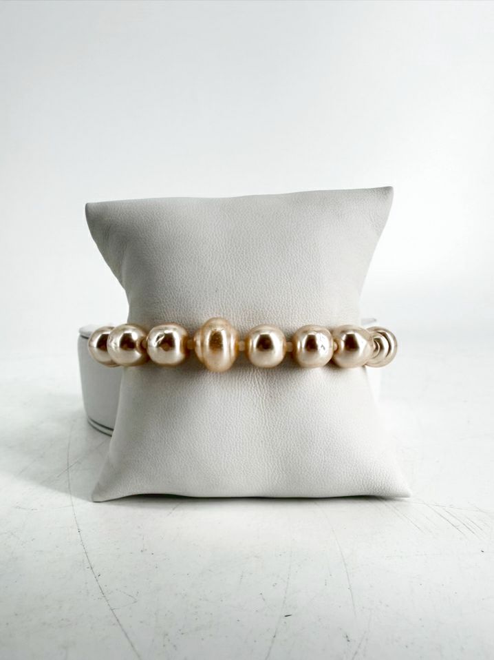 MIRIAM HASKELL Cream Baroque Pearl Bracelet
