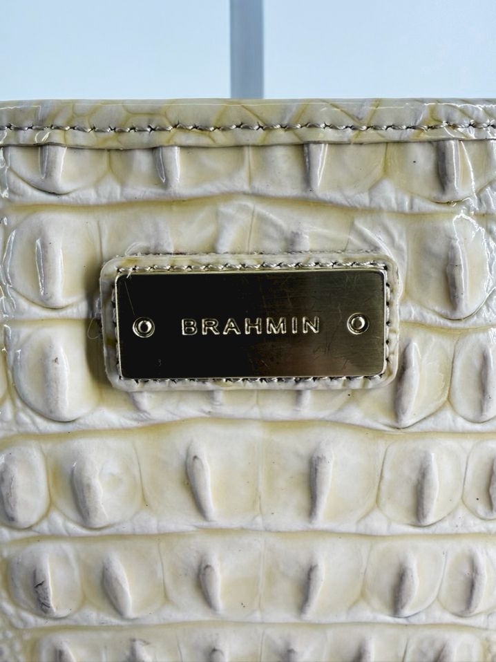 BRAHMIN Cream Leather Embossed Purse