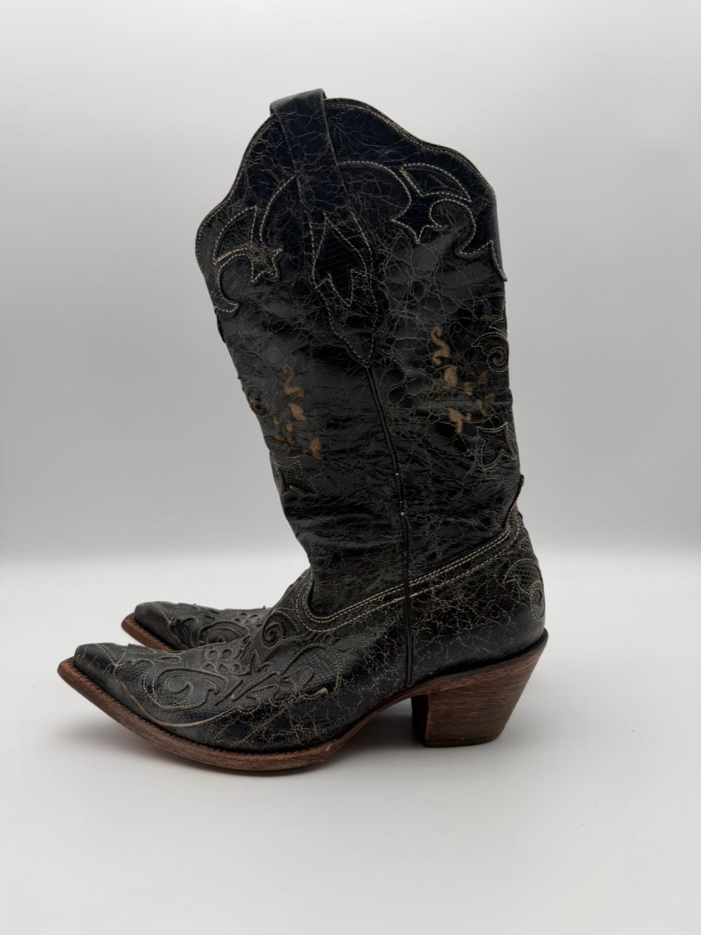 CORRAL WMNS Size 8.5 Black Leather Distressed Boots