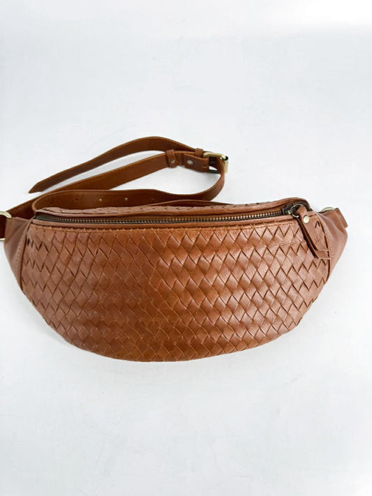 MANDRN Camel Woven Leather Fanny Pack