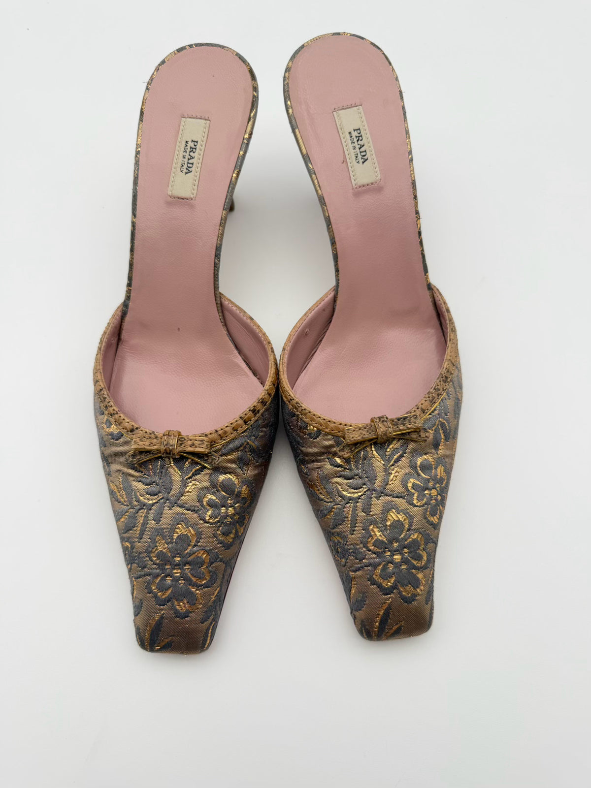 PRADA Size WMNS 35.5 Gold & Blue Tapestry Floral Kitten Heels