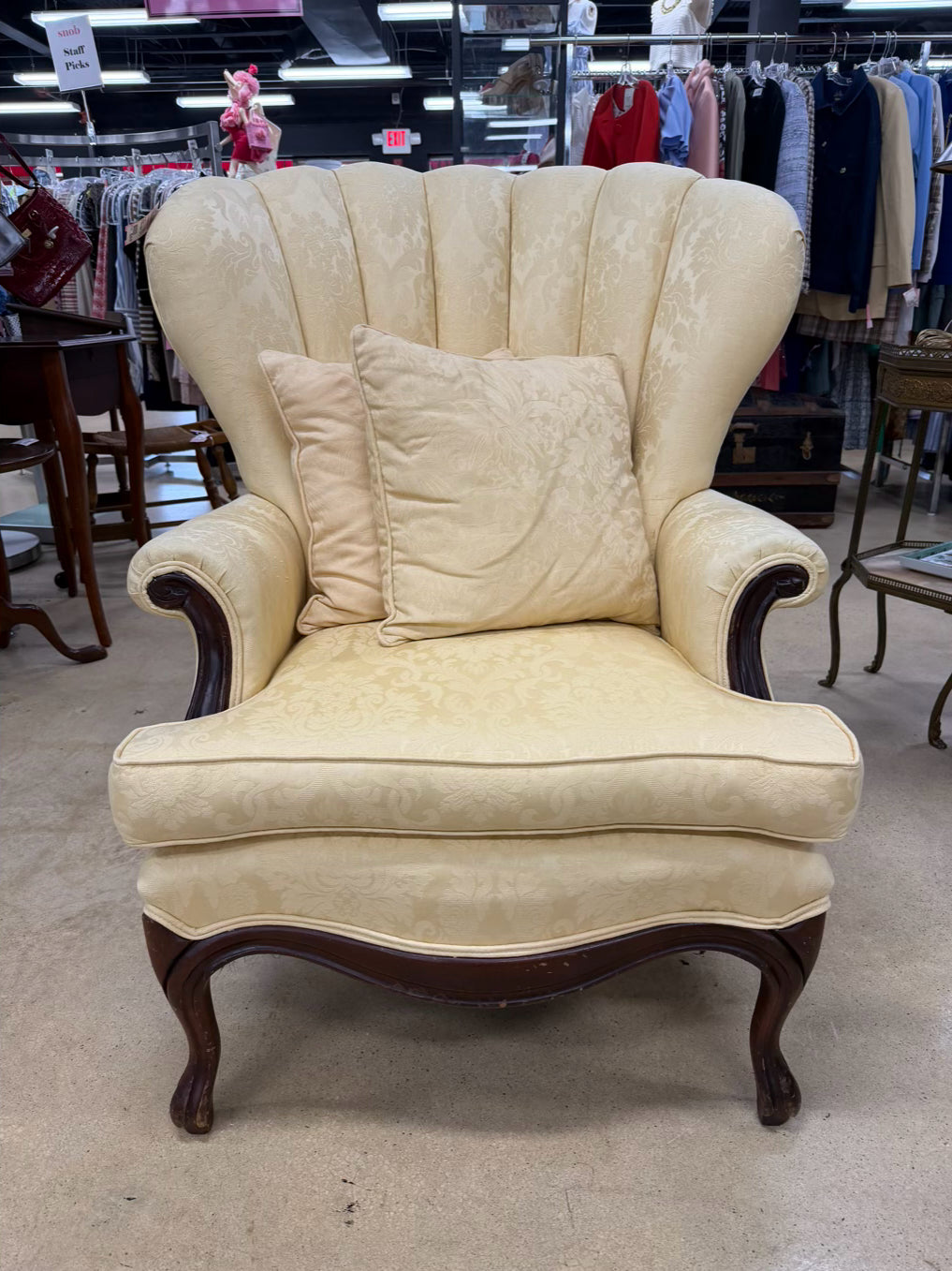 VINTAGE Yellow Damask Fan Back Chair w/ 2 Throw Pillows