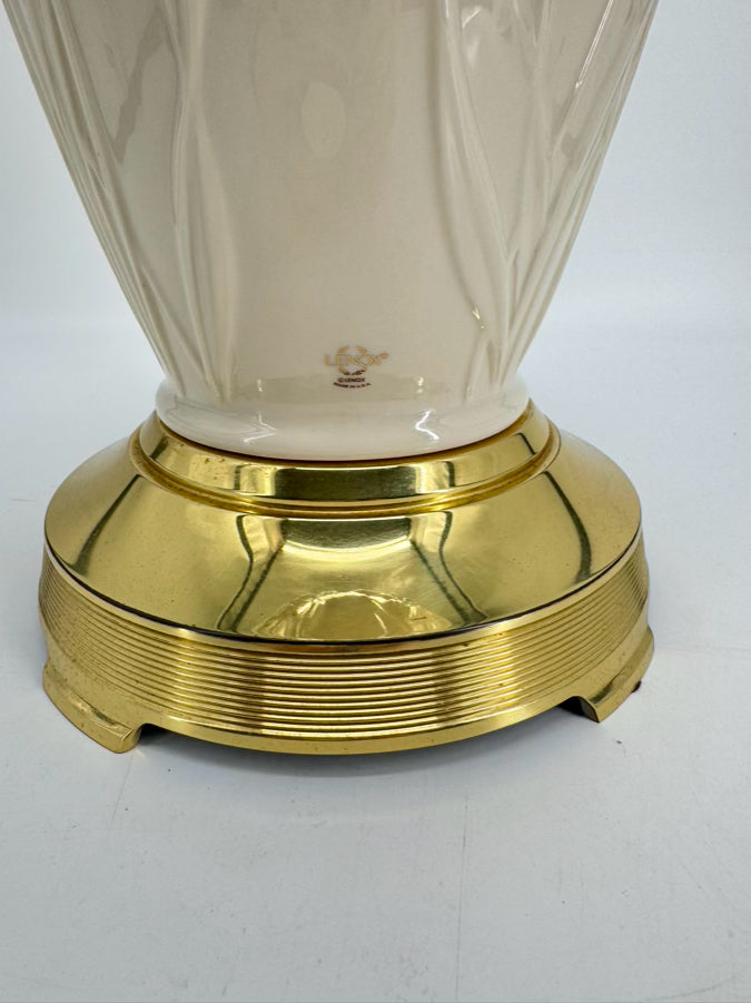 LENOX Cream Porcelain Raised Flower Design Lamp