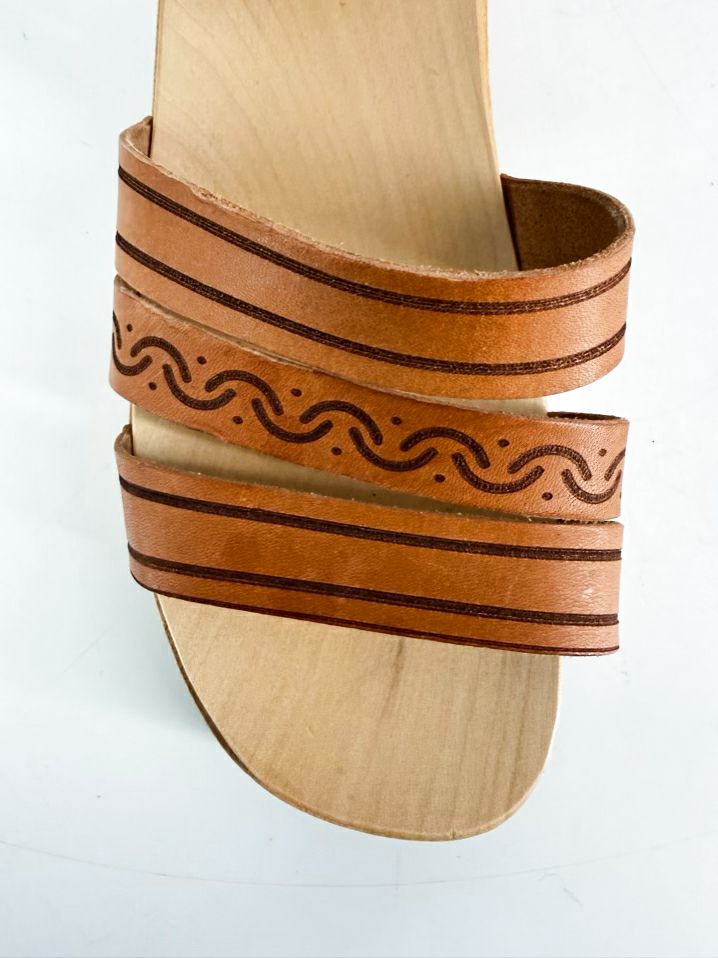 HASBEENS Size 38 Camel Leather Sandals