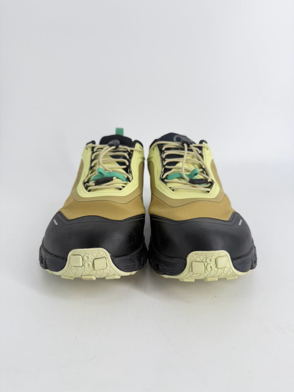 ON CLOUD Size 11 Green & Black Sneakers