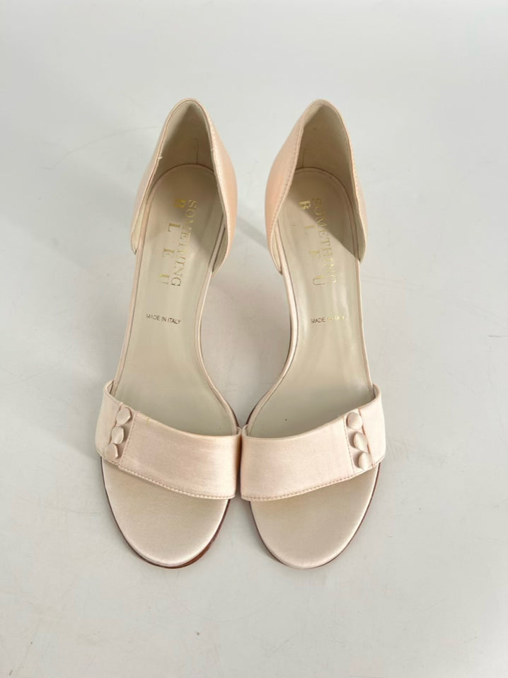 SOMETHING BLEU Size 7 Blush Satin Heels